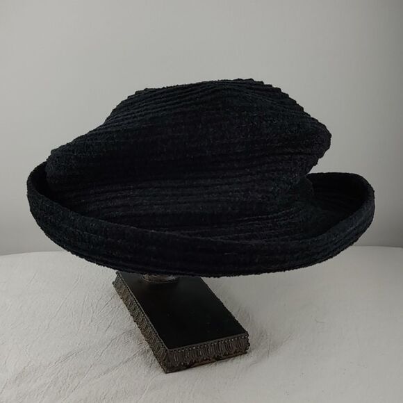 Vintage Lord & Taylor EUC/NWOT Black Hat main image 6